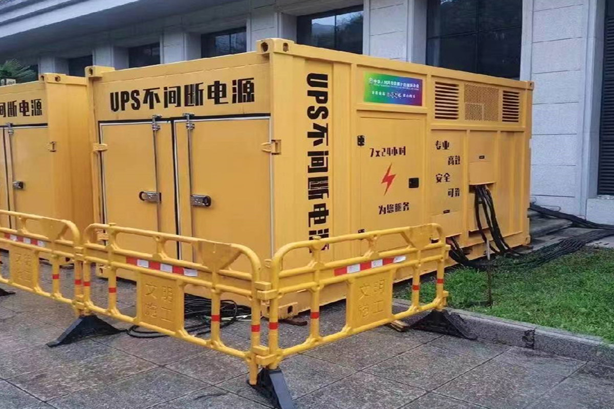 青秀发电机租赁施工现场